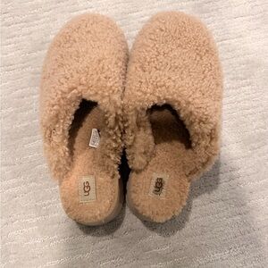 UGG Shearling Slip-On Clog in Light Brown